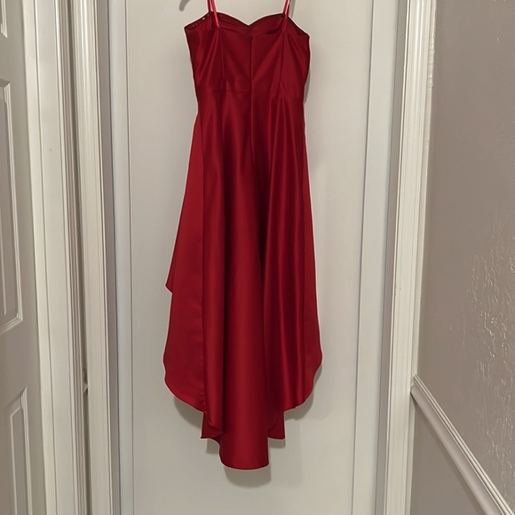 Homecoming dress, worn only once, great condition - Picture 5 of 7